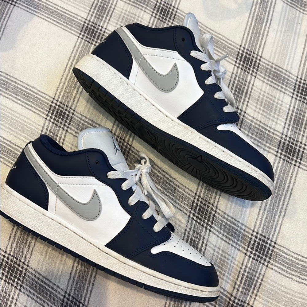 Nike Navy and Gray Sneakers